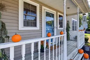 98 Broadleaf Cir, Suffield, CT 06093 - Photo 4