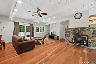 5 Old Lantern Dr S, Bethel, CT 06801 - Photo 2