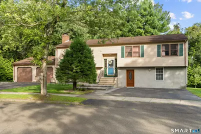28 Twin Circle Road, West Haven, CT 06516 - Photo 2