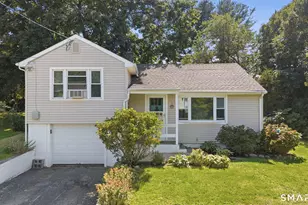 17 7th Ave, Waterford, CT 06385 - Photo 1