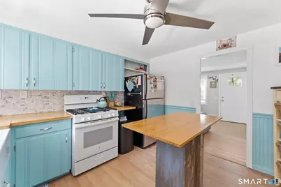 17 Seventh Avenue, Waterford, CT 06385 - Photo 12
