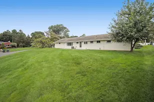 401 Juniper Ln, Cheshire, CT 06410 - Photo 34