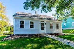 95 Old Norwich Rd, Waterford, CT 06375 - Photo 1