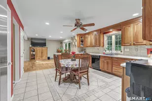 32 Shari Dr, Seymour, CT 06483 - Photo 14