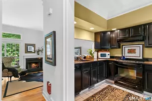 80 Bywater Ln, Bridgeport, CT 06605 - Photo 16