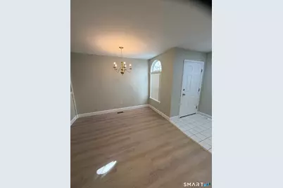 2002 Eaton Court #2002, Danbury, CT 06811 - Photo 4
