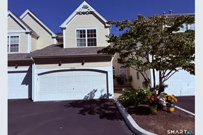 2002 Eaton Court #2002, Danbury, CT 06811 - Photo 2