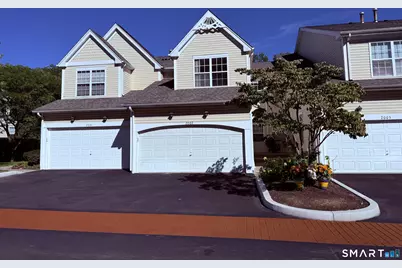 2002 Eaton Court #2002, Danbury, CT 06811 - Photo 1