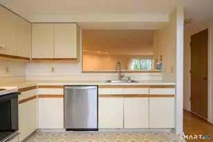 11 Wynwood Dr, Cromwell, CT 06416 - Photo 6