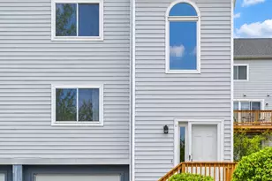 11 Wynwood Dr, Cromwell, CT 06416 - Photo 2