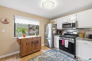 40 Foxon Hill Rd, New Haven, CT 06513 - Photo 8