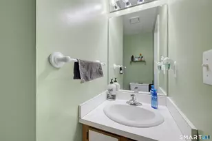 133 Oak Ridge Dr, Windsor Locks, CT 06096 - Photo 10