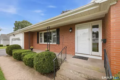 27 Rival Court, East Hartford, CT 06118 - Photo 2