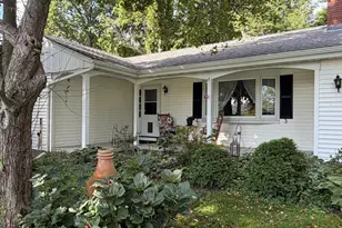 703 Laurel Grove Rd, Middletown, CT 06457 - Photo 2
