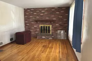 44 Knob Hill Dr, Hamden, CT 06518 - Photo 2