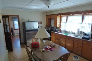 40 Hull St, Ansonia, CT 06401 - Photo 4
