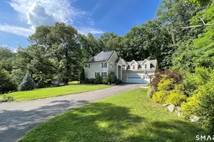25 Grant Dr, Avon, CT 06001 - Photo 2