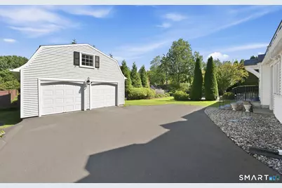 28 Colony Road, West Hartford, CT 06117 - Photo 6