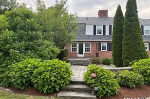 28 Colony Rd, West Hartford, CT 06117 - Photo 4
