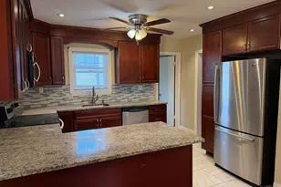 65 Cornhill St, Bridgeport, CT 06606 - Photo 2