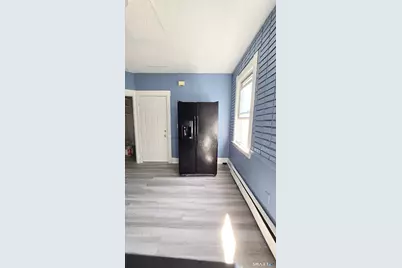 30-32 Burton Street, Hartford, CT 06112 - Photo 4
