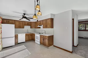 42 Founders Village, Clinton, CT 06413 - Photo 14