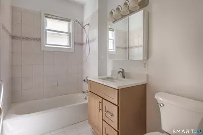 74 Harbor Avenue #2nd floor, Bridgeport, CT 06605 - Photo 12