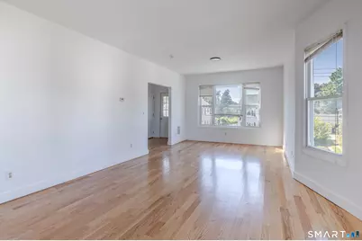 74 Harbor Avenue #2nd floor, Bridgeport, CT 06605 - Photo 6