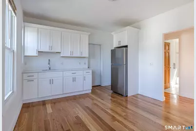 74 Harbor Avenue #2nd floor, Bridgeport, CT 06605 - Photo 8