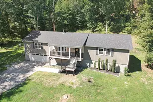 27 Lakes Pond Rd, Waterford, CT 06385 - Photo 4