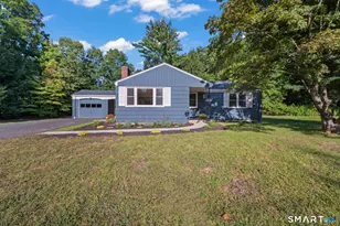 4 Woodcliff Dr, Granby, CT 06035 - Photo 2