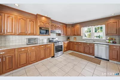 136 Chatham Road, Fairfield, CT 06825 - Photo 16