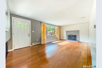 82 Sande Avenue, Waterbury, CT 06710 - Photo 6