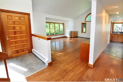 2 Metacomet Drive, East Granby, CT 06026 - Photo 4