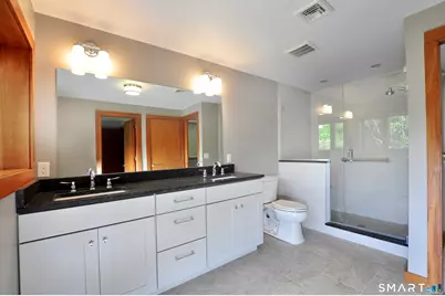 2 Metacomet Drive, East Granby, CT 06026 - Photo 26