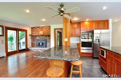 2 Metacomet Drive, East Granby, CT 06026 - Photo 16