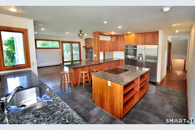 2 Metacomet Drive, East Granby, CT 06026 - Photo 12
