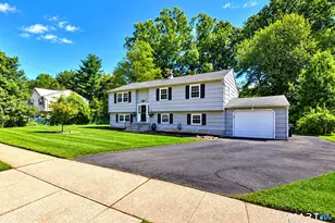 190 Baxter Ln, Milford, CT 06460 - Photo 2