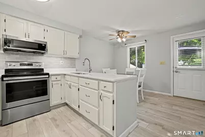 18 Heritage Woods #18, Wallingford, CT 06492 - Photo 8