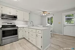 18 Heritage Woods, Wallingford, CT 06492 - Photo 8