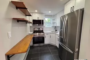 219 Adams St, Bridgeport, CT 06607 - Photo 20