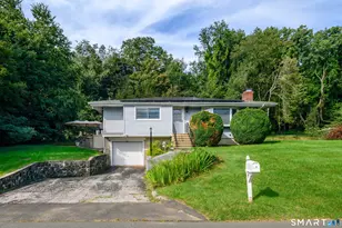 15 Henso Dr, Danbury, CT 06811 - Photo 1