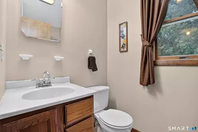 10 Roosevelt Boulevard, Enfield, CT 06082 - Photo 16