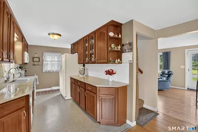 10 Roosevelt Boulevard, Enfield, CT 06082 - Photo 6