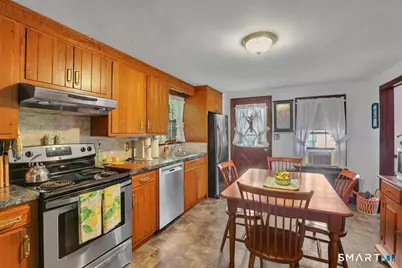 215 Oak Street, Manchester, CT 06040 - Photo 8