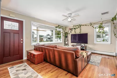 79 Aircraft Road, West Haven, CT 06516 - Photo 4