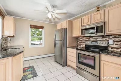 79 Aircraft Road, West Haven, CT 06516 - Photo 10