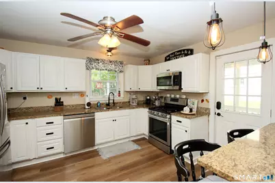75 Coppola Terrace, Derby, CT 06418 - Photo 10