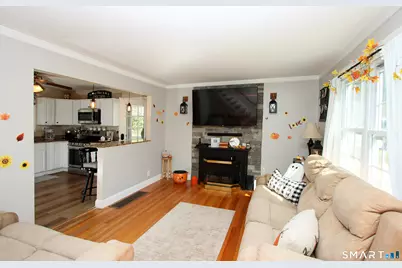 75 Coppola Terrace, Derby, CT 06418 - Photo 6