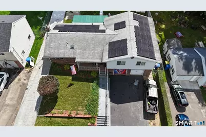 32 Garden Hill Circle #32, Waterbury, CT 06704 - Photo 2